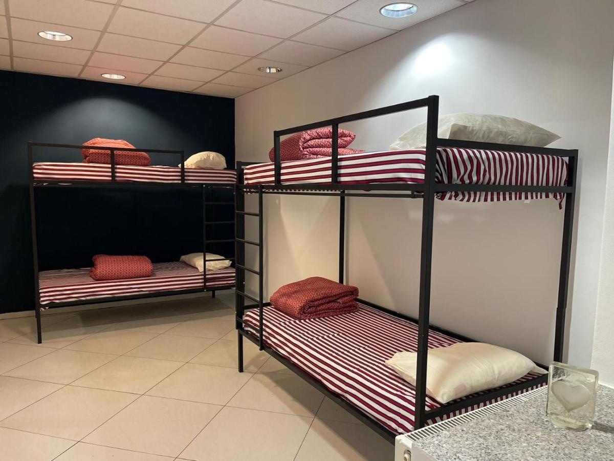 Hostel Matteo Приштина Экстерьер фото
