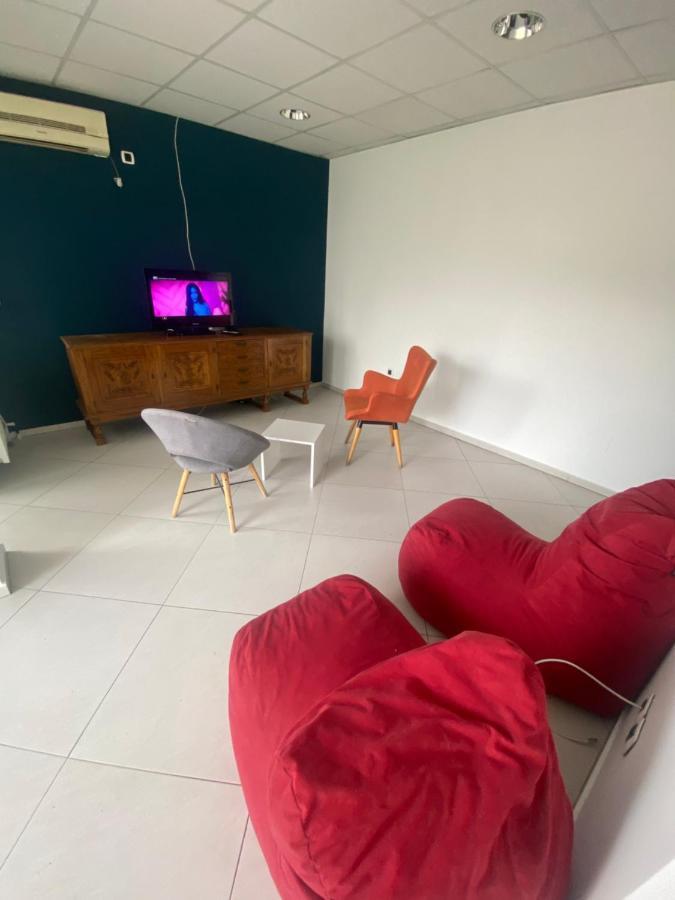 Hostel Matteo Приштина Экстерьер фото